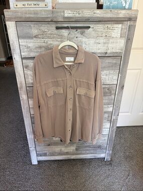 Z Supply Women’s Taupe Button-Front Shirt Jacket